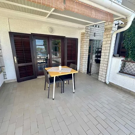 Apartament Beachfront In 55359 Jadranovo